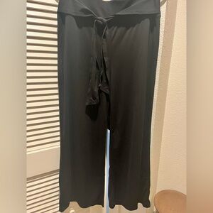 Black Tie-Waist Cropped Pants
